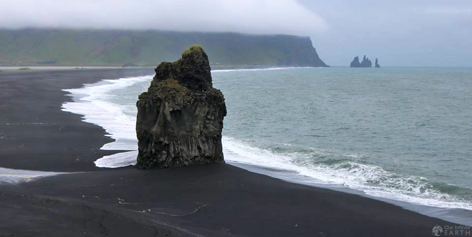 black-beach-vik