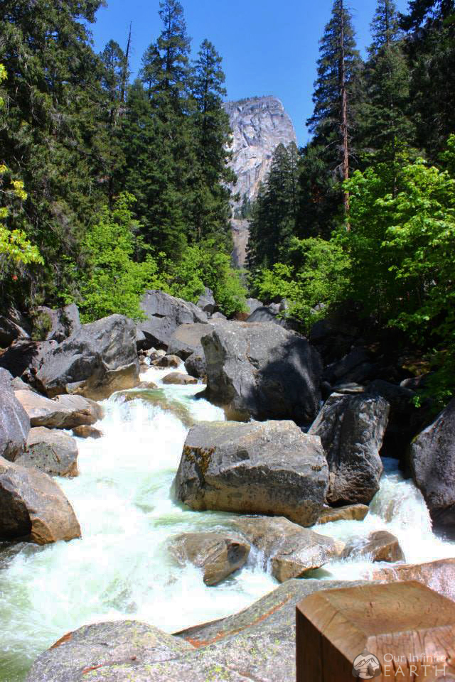 vernal-falls-footbridge-mist-trail